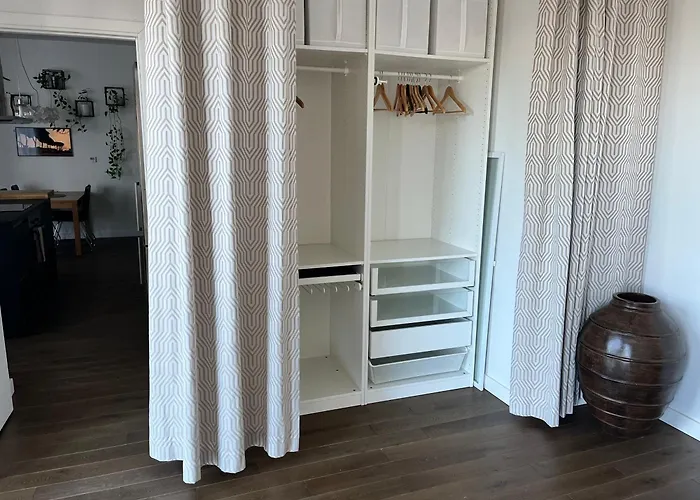 Cozy 2br In Kalamaja With Rooftop Terrace, Cinema, Keyless Check-in Apartment *