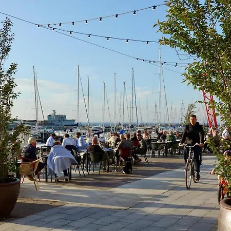 Daire Cozy 2br In Kalamaja With Rooftop Terrace, Cinema, Keyless Check-in Tallinn